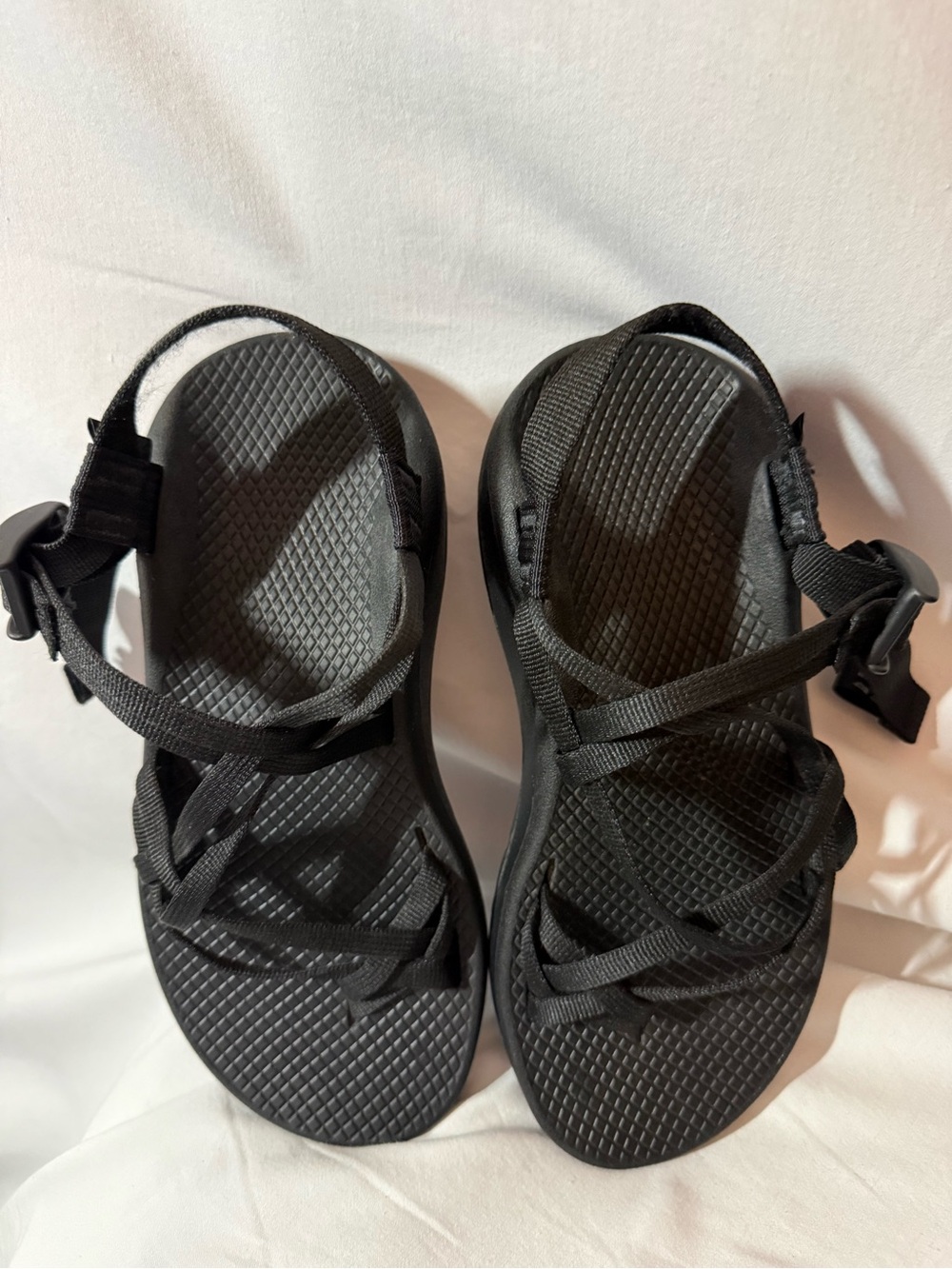 Chaco ZX/2 Cloud Women’s 7 Black Strappy Toe Loop Hiking Sport Sandals